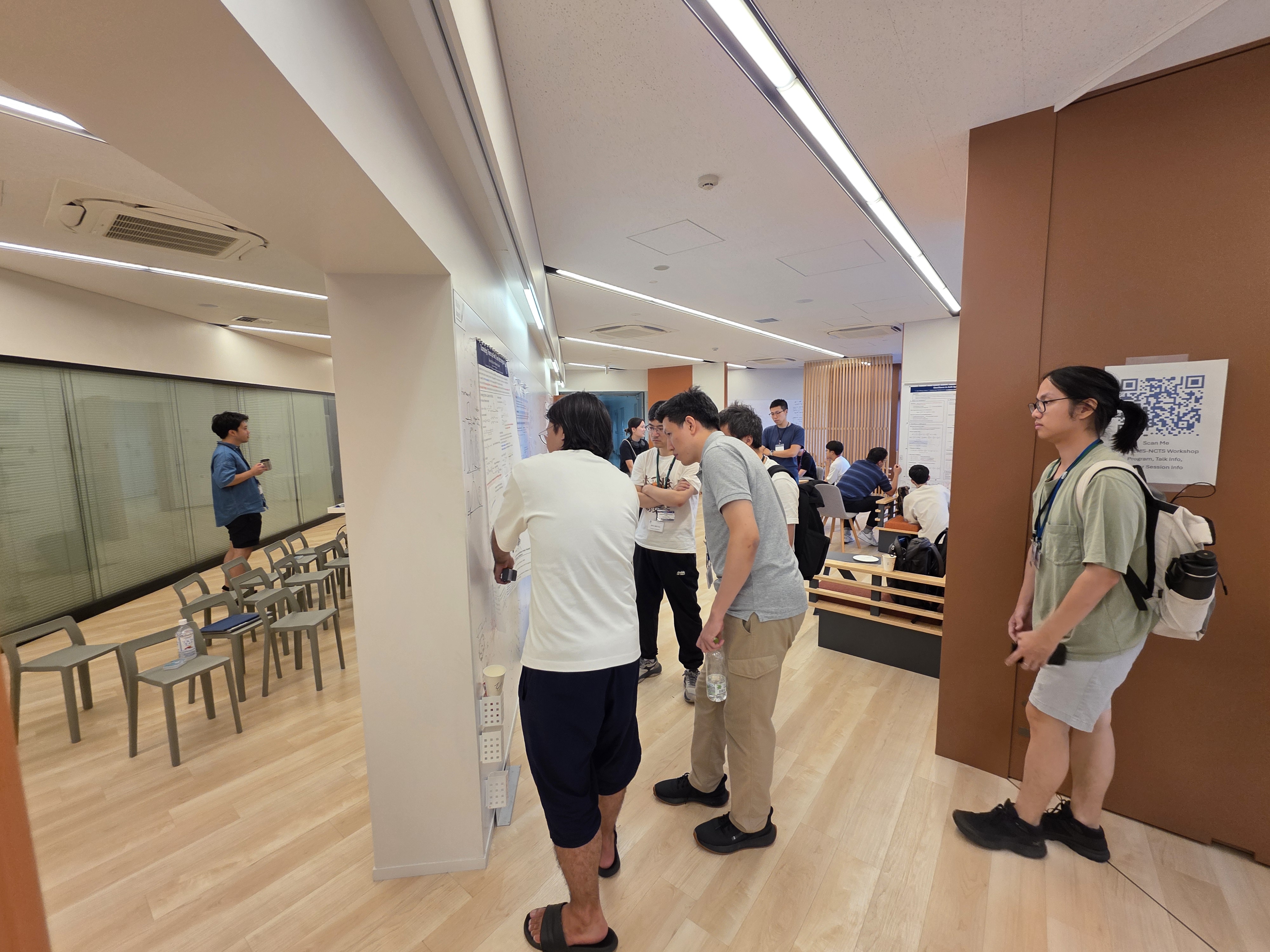 Discussion in poster session